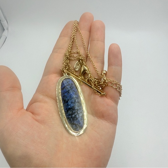 Chico’s Gold Tone Long Blue Pendant Necklace - Picture 3 of 10